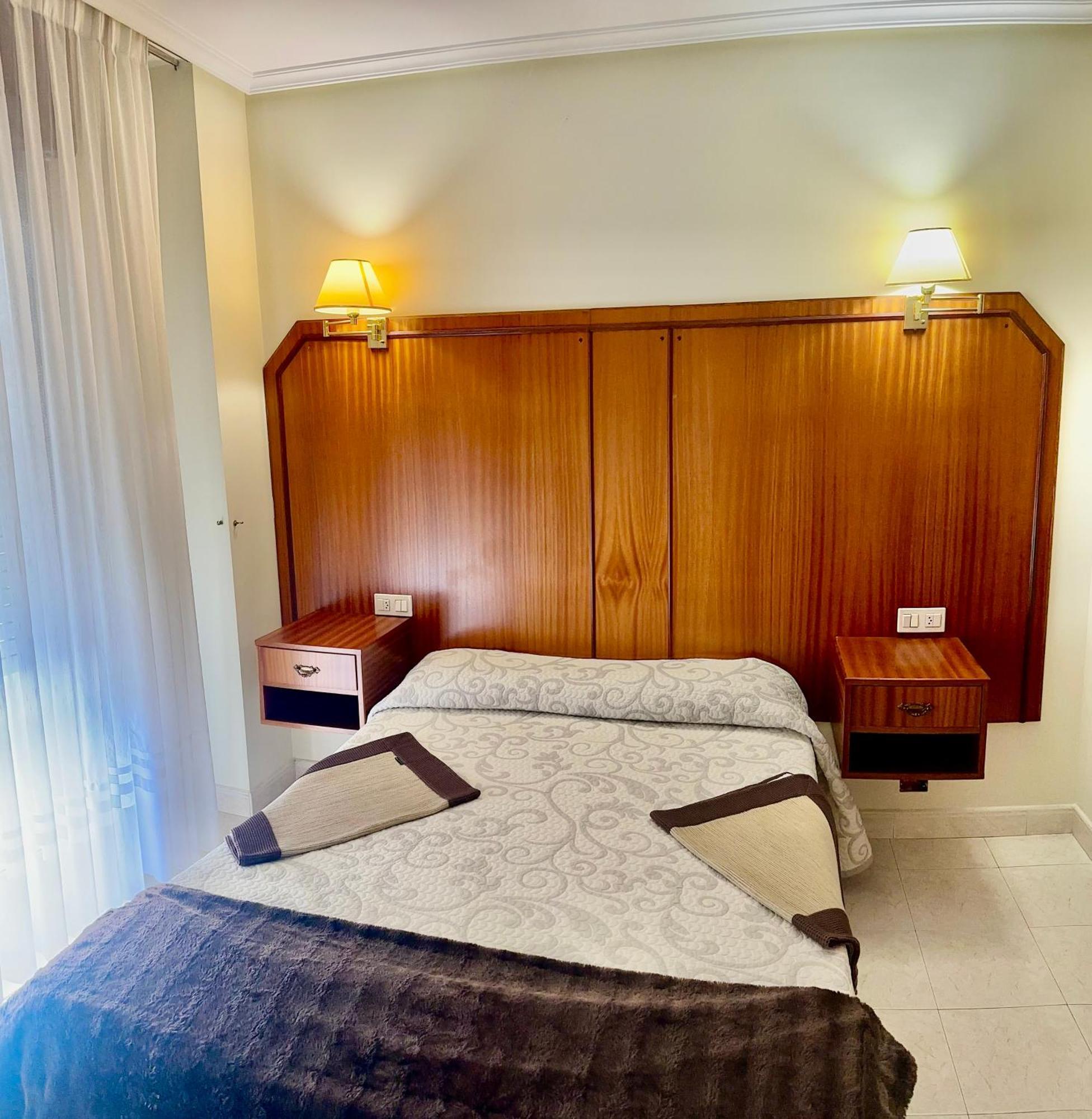 Hostal La Cubana Carballino Ngoại thất bức ảnh